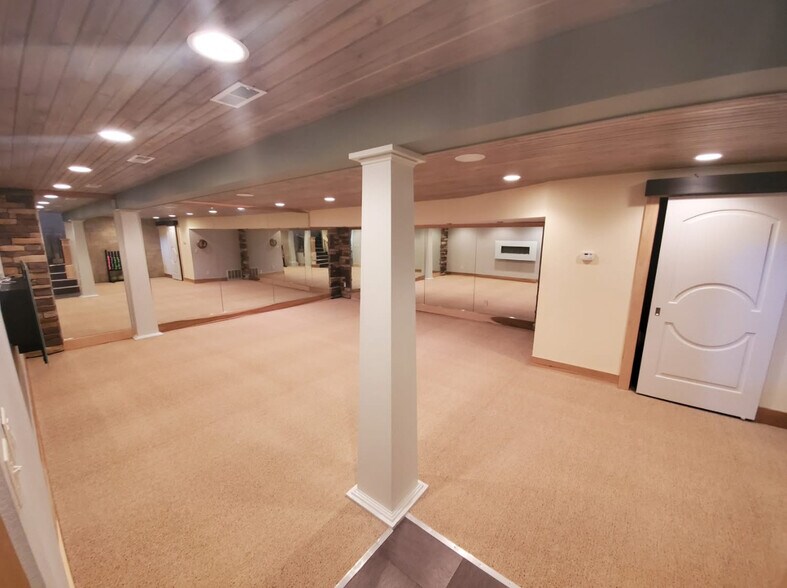 More Photos Of 3003 Hall St, Hays Medical For Sale