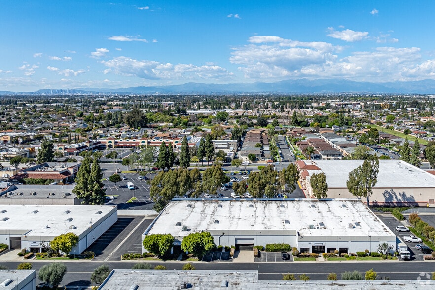 More Photos Of 15930-15962 Downey Ave, Paramount Unknown For Lease