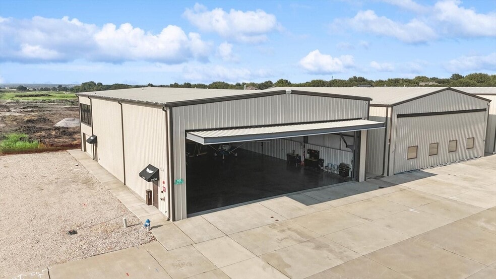 More Photos Of 9408 Learjet Ln, McKinney Airplane Hangar For Sale