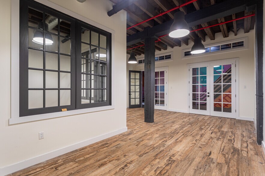 More Photos Of 51-69 9th St, Brooklyn Warehouse For Lease