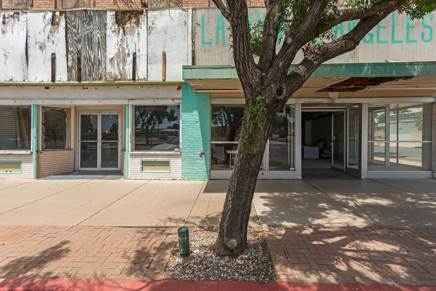 More Photos Of 844-846 N G Ave, Douglas Storefront Retail Residential For Sale