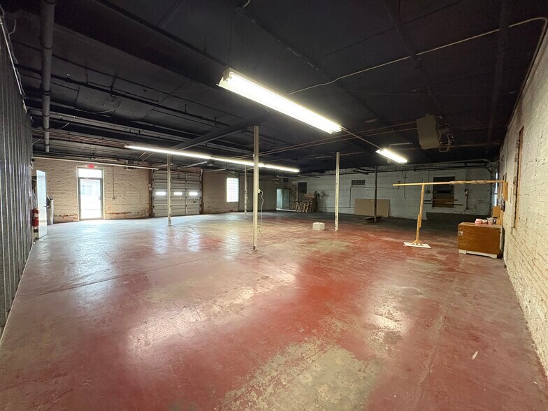 More Photos Of 108 W Montgomery Ave, North Wales Warehouse For Lease