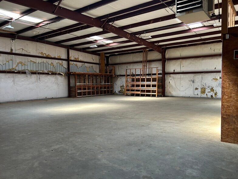 More Photos Of 9296 S Main St, Jonesboro Service For Sale