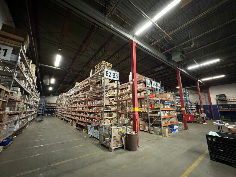 More Photos Of 372 Pasco Rd, Springfield Warehouse For Lease