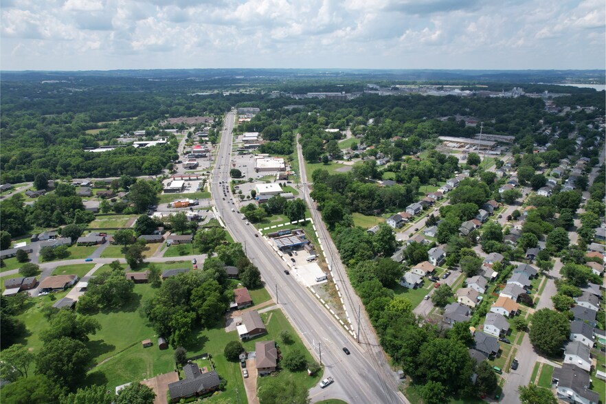 More Photos Of 1501 Robinson Rd, Old Hickory Freestanding For Lease