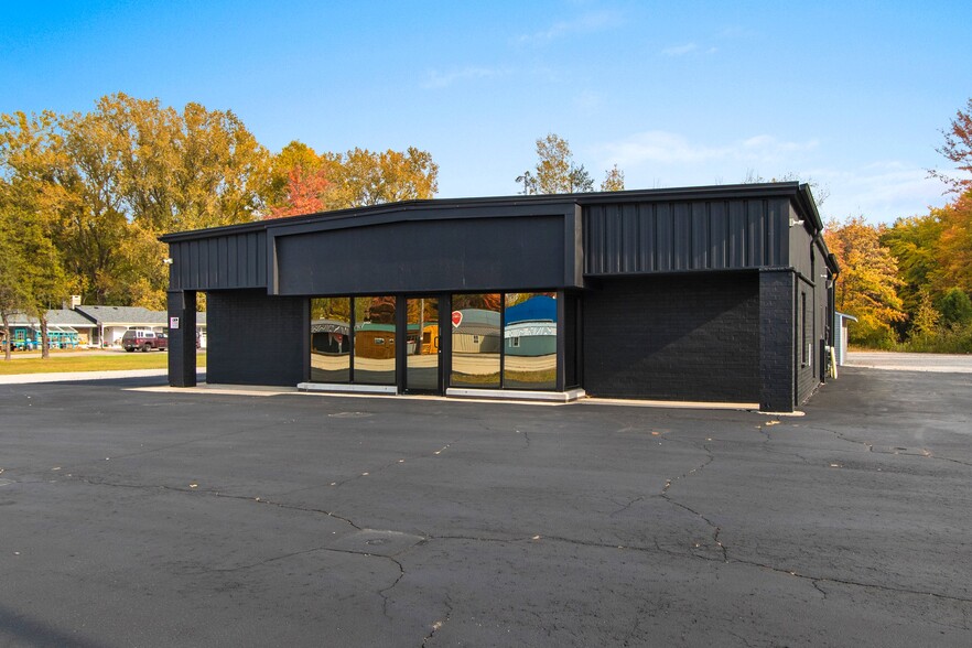 Primary Photo Of 5660 Business 41, Oconto Office For Sale