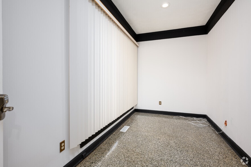 More Photos Of 5200 Fort Ave, Lynchburg Office For Sale