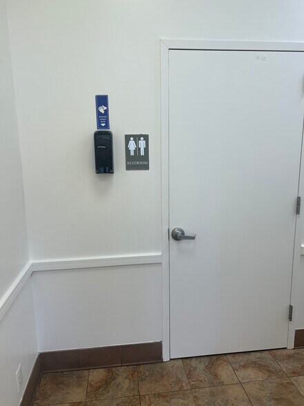 More Photos Of 428 Solomons Island Rd N, Prince Frederick General Retail For Lease
