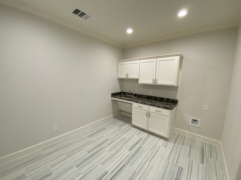 More Photos Of 8751 Collin McKinney Pky, McKinney Office Residential For Lease