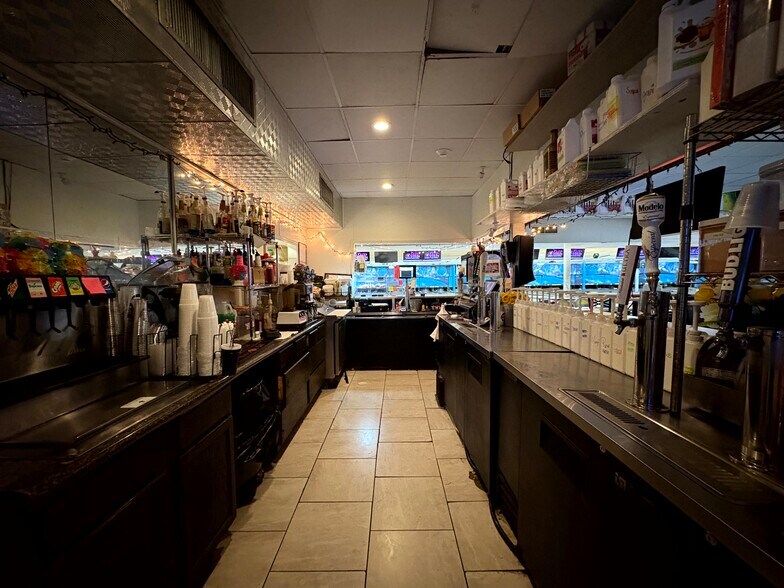 More Photos Of 4180 Pinkston St, Beaumont Bowling Alley For Sale