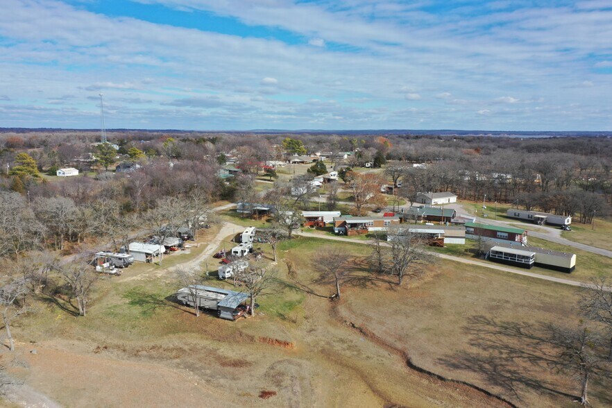 More Photos Of 13947 Reel Ln, Madill Marina For Sale