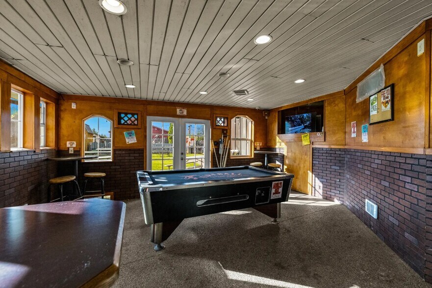 More Photos Of 100 Somers Rd, Somers Restaurant For Sale