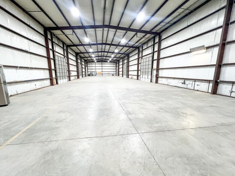 More Photos Of 9003 W County Road 130, Midland Warehouse For Lease