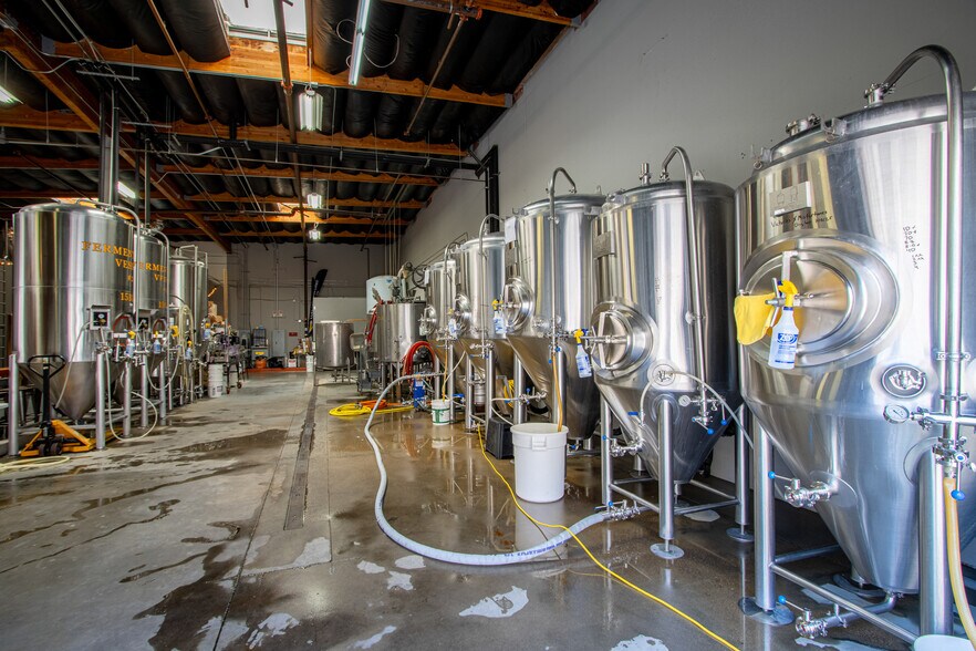 More Photos Of 41537 Cherry St, Murrieta Warehouse For Sale