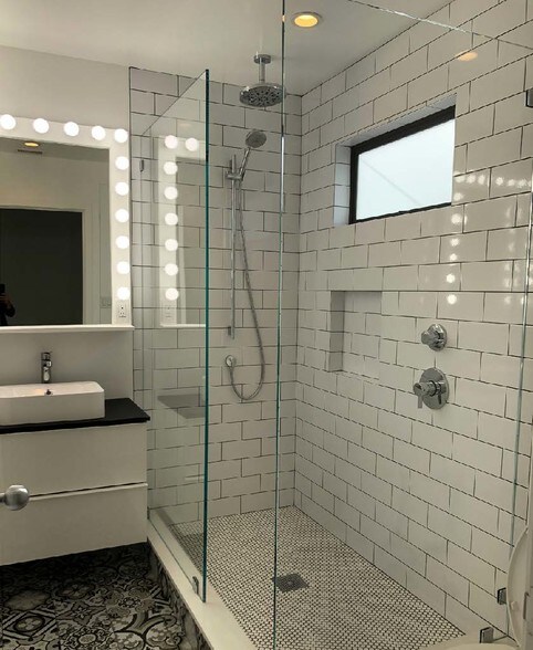 More Photos Of 754 Washington Blvd, Venice Office For Sale