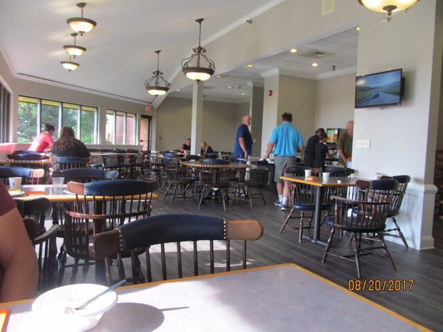 More Photos Of 101 Maritime Dr, Manitowoc Hotel For Sale