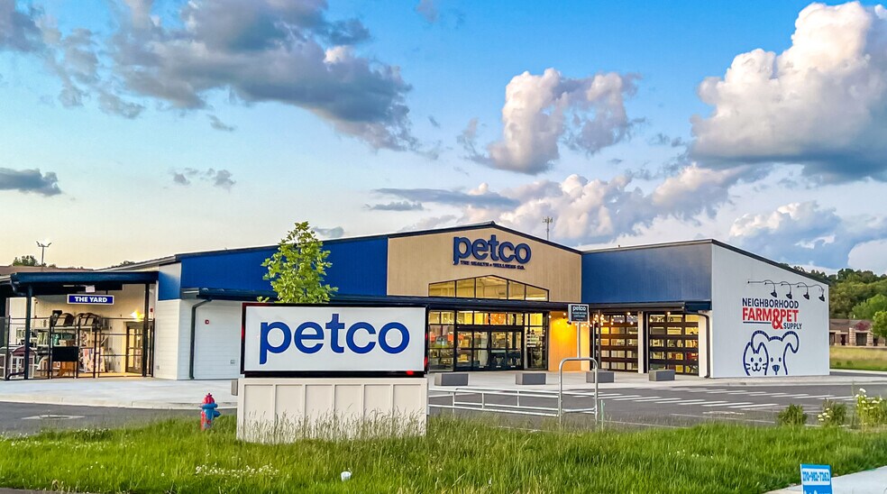 More Photos Of 137-205 E Lincoln Trail Blvd, Radcliff Unknown For Lease