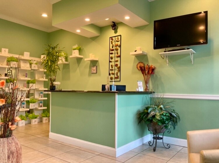 More Photos Of 549 N State Rd, Briarcliff Storefront For Sale