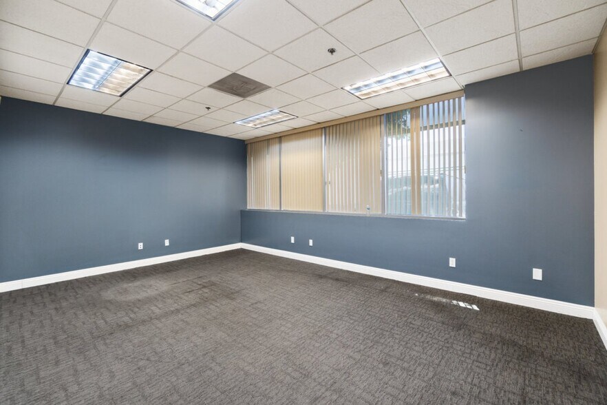 More Photos Of 1190 N Del Rio Pl, Ontario Warehouse For Sale
