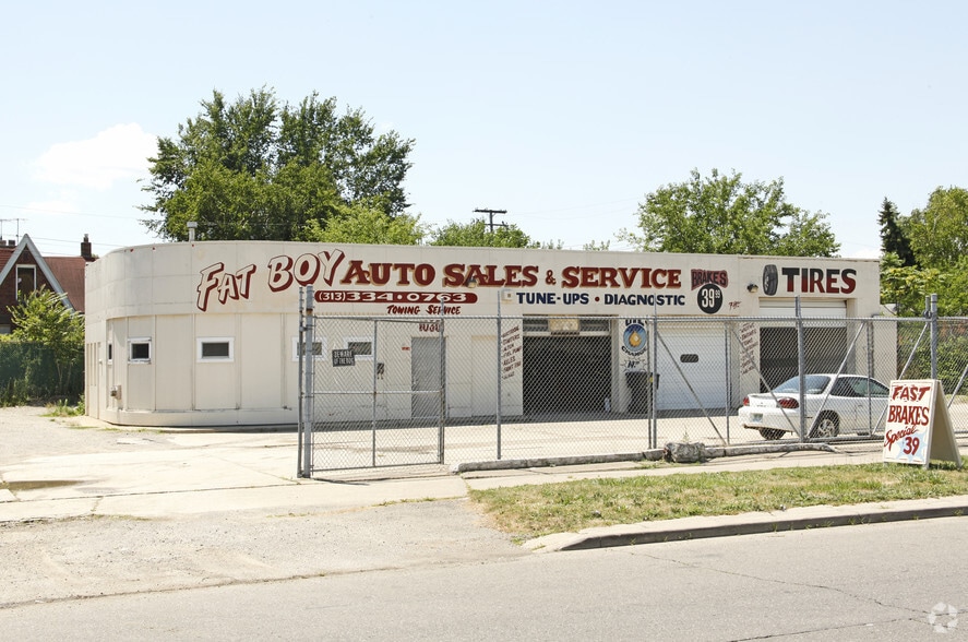 More Photos Of 10301 Whittier Ave, Detroit Auto Repair For Sale