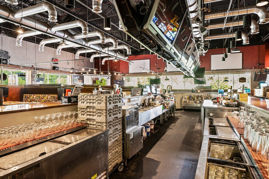 More Photos Of 5400 William Penn Hwy, Export Restaurant For Sale