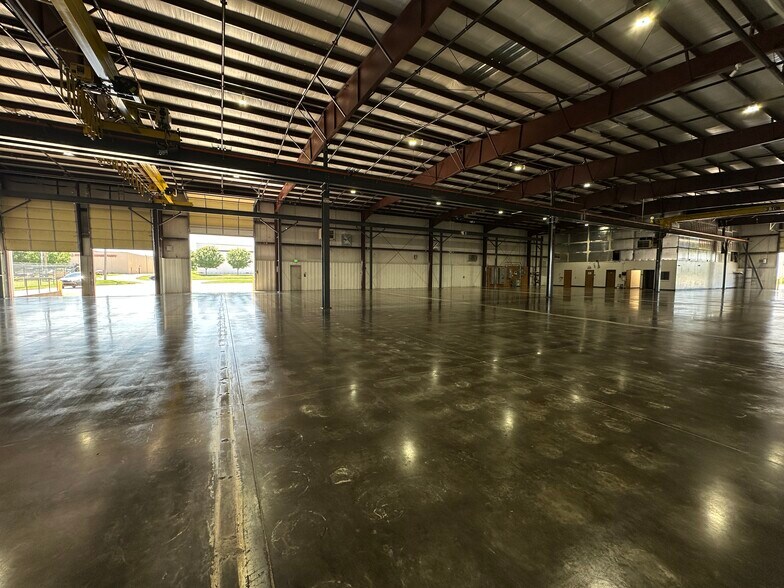 More Photos Of 4800 S Council Rd, Oklahoma City Warehouse For Lease