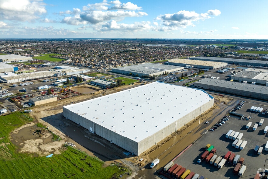 More Photos Of 2401 Nickerson Dr, Modesto Warehouse For Lease