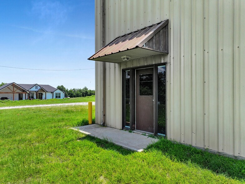 More Photos Of 7387 TX-164 Hwy, Buffalo Warehouse For Lease