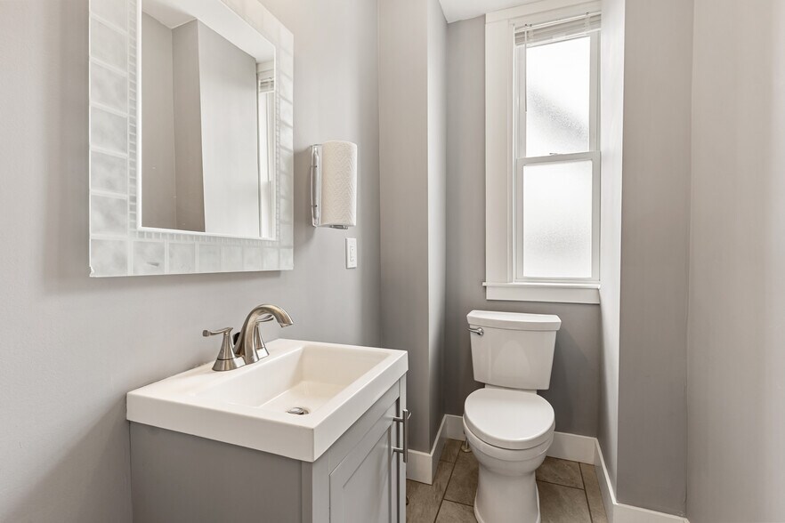 More Photos Of 285 Congress St, Bridgeport Office For Sale