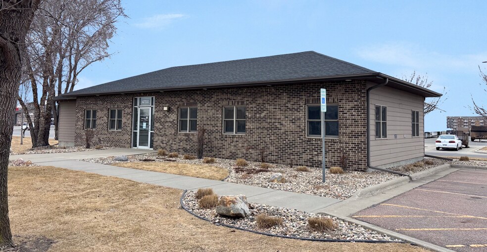 Primary Photo Of 4700 W 26th St, Sioux Falls Office For Lease