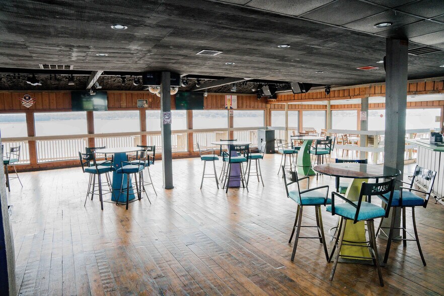 More Photos Of 371 Navaho Trl, Onalaska Hotel For Sale