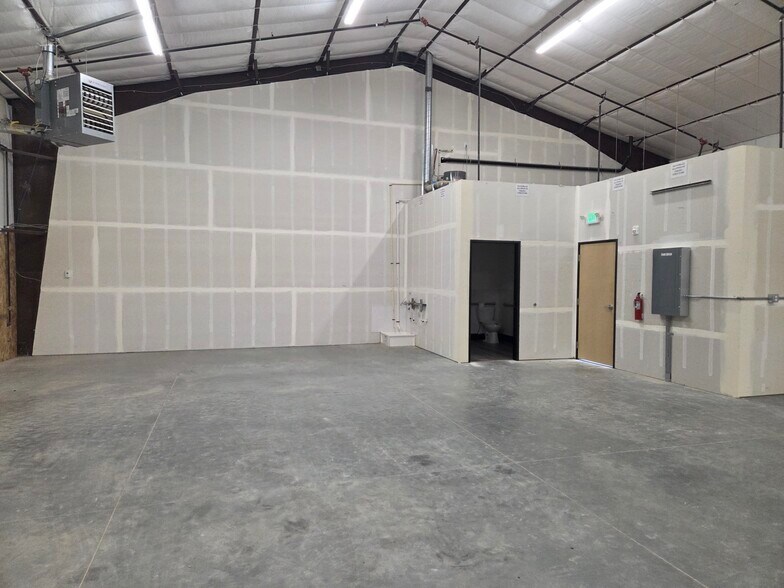 More Photos Of 3390 N Black Butte Ct, Nampa Industrial For Lease