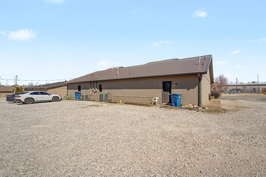 More Photos Of 1133 NW J St, Bentonville Office For Sale