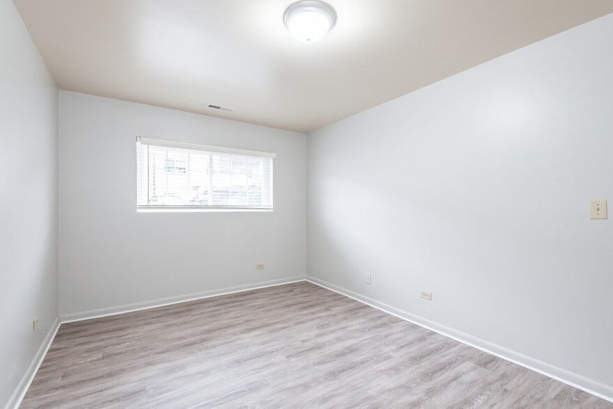 More Photos Of 2401 Arlington Blvd, Charlottesville Apartments For Sale