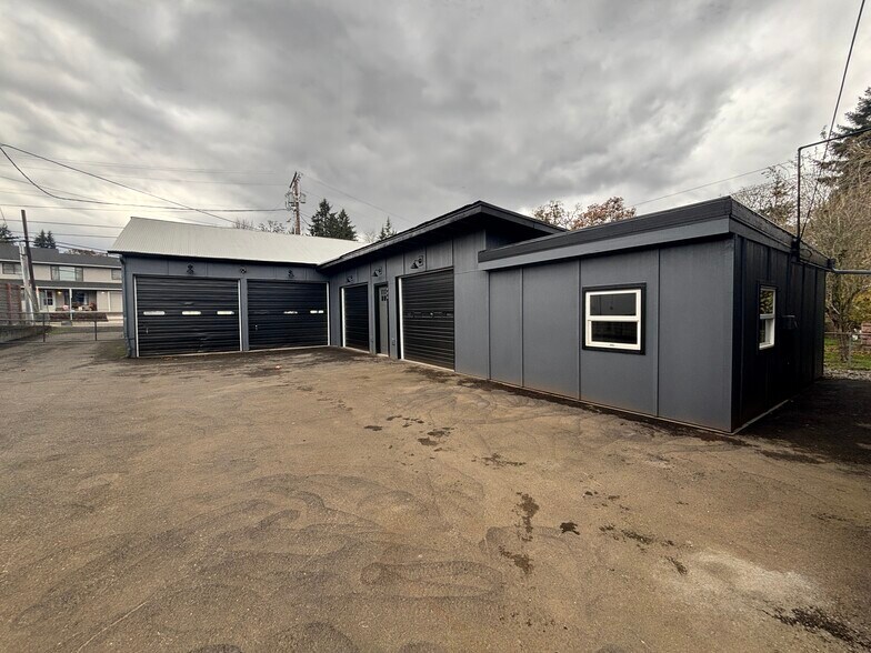 More Photos Of 446 McClaine St, Silverton Warehouse For Sale