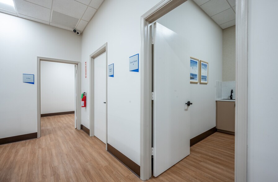 More Photos Of 3795 Boynton Beach Blvd, Boynton Beach Medical For Lease