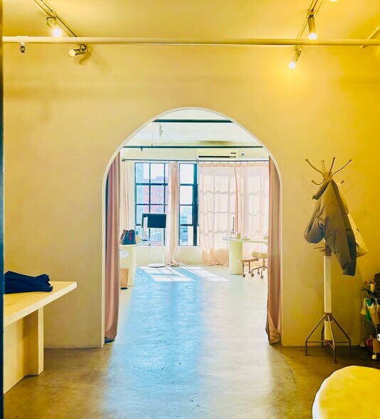 More Photos Of 120 E 8th St, Los Angeles Loft Creative Space For Lease