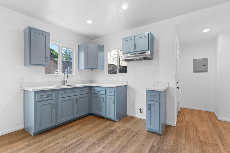 More Photos Of 2313 E 1st St, Los Angeles Storefront Retail Residential For Sale