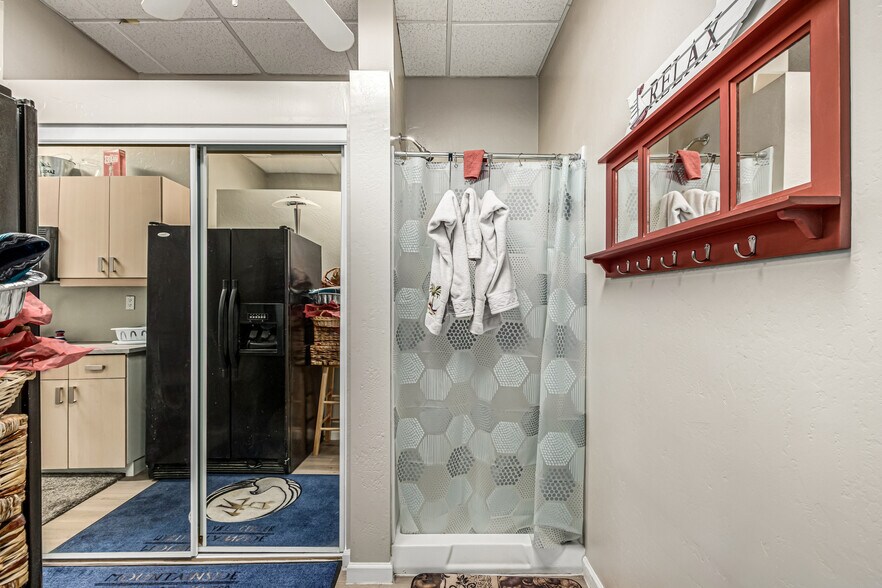 More Photos Of 3173 E Chandler Blvd, Phoenix Freestanding For Sale