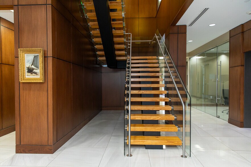 More Photos Of 451 Florida St & 450 Laurel St, Baton Rouge Unknown For Lease