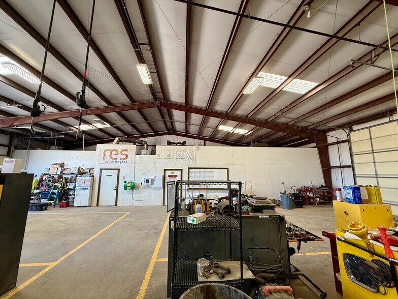 More Photos Of 5901 FM 920, Weatherford Warehouse For Sale