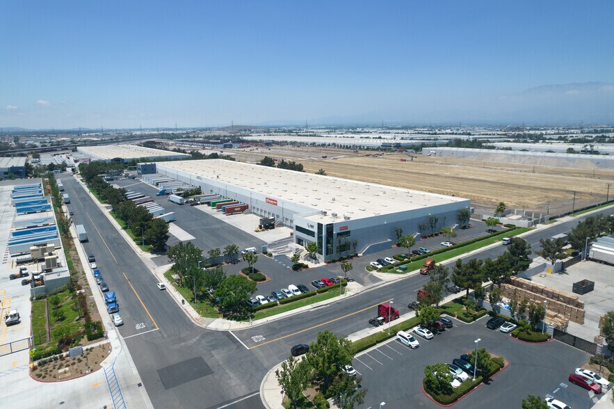 More Photos Of 11201 Iberia St, Jurupa Valley Distribution For Lease