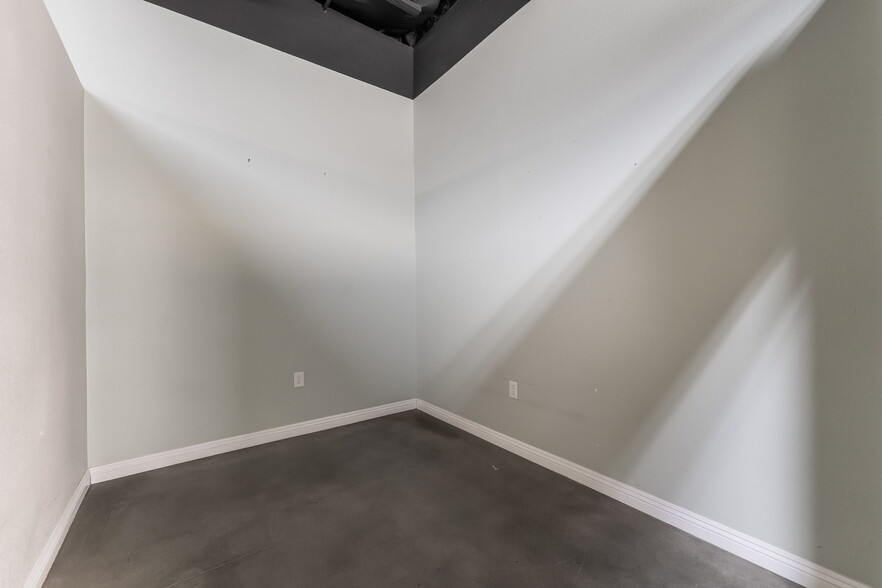 More Photos Of 8665 S Eastern Ave, Las Vegas Office For Lease