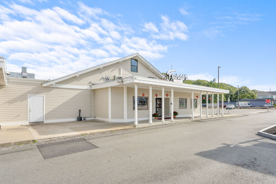 More Photos Of 119 Washington St, Plainville Restaurant For Lease