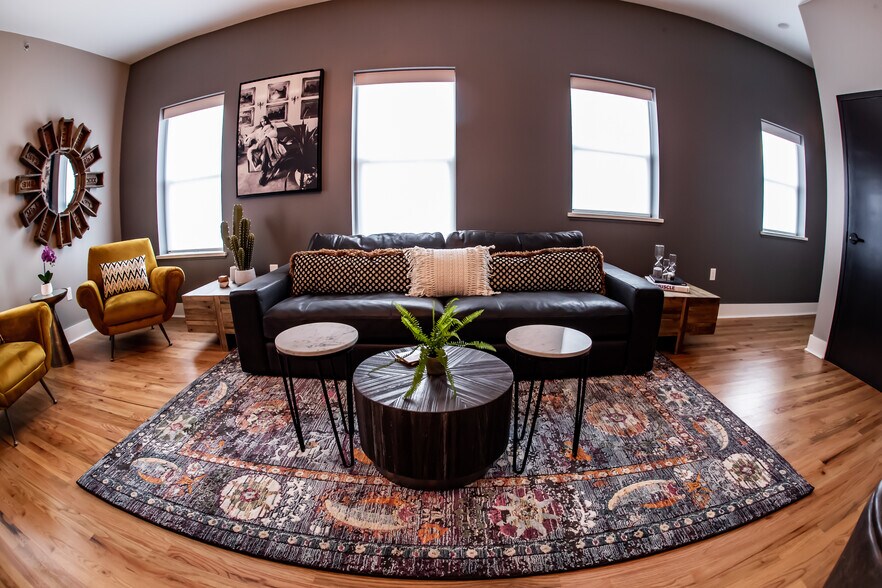 More Photos Of 315 S Trenton Ave, Tulsa Office For Lease