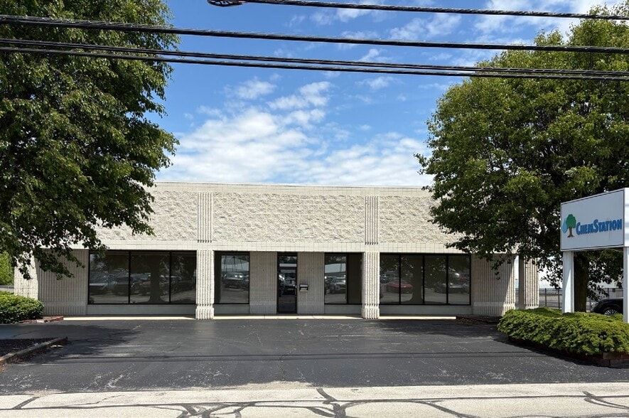 More Photos Of 1225 W Main St, Wilmington Warehouse For Sale