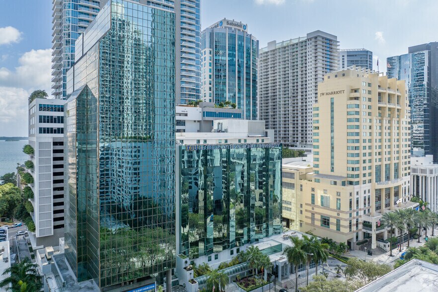 More Photos Of 1101 Brickell Ave, Miami Office For Lease
