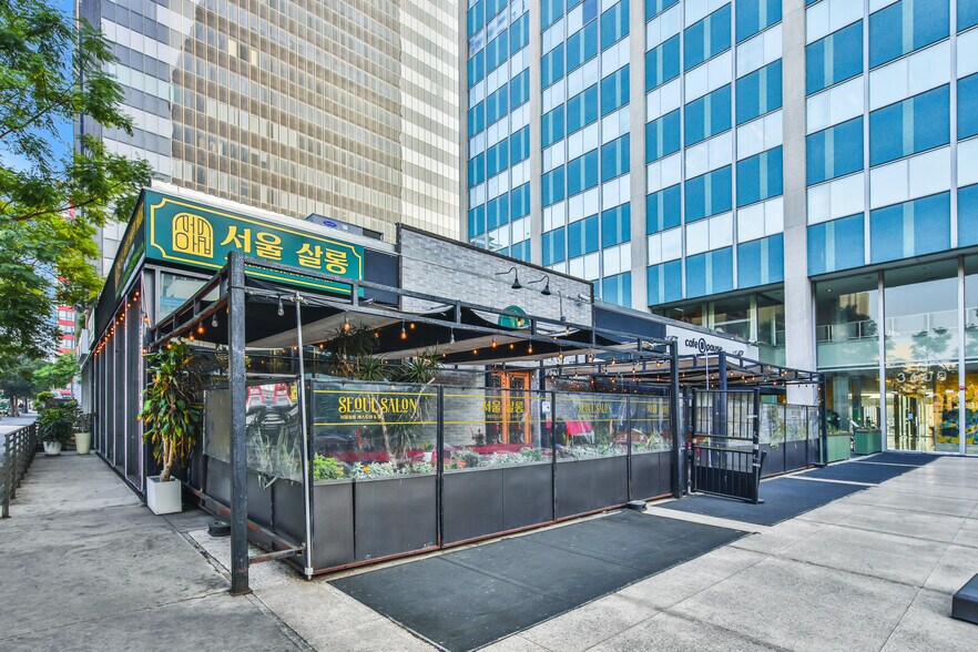 More Photos Of 3600 Wilshire Blvd, Los Angeles Office For Lease