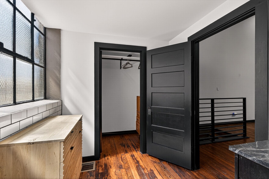 More Photos Of 614 High St, Comfort Storefront Retail Residential For Sale
