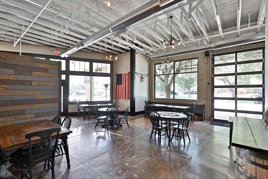 More Photos Of 382 Chestnut St, Abilene Bar For Sale